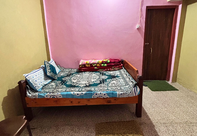 Single Bed Room